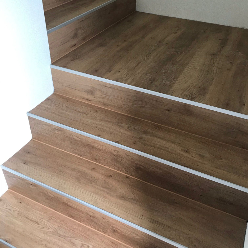 Detail Boden – Türschwelle und Kanten