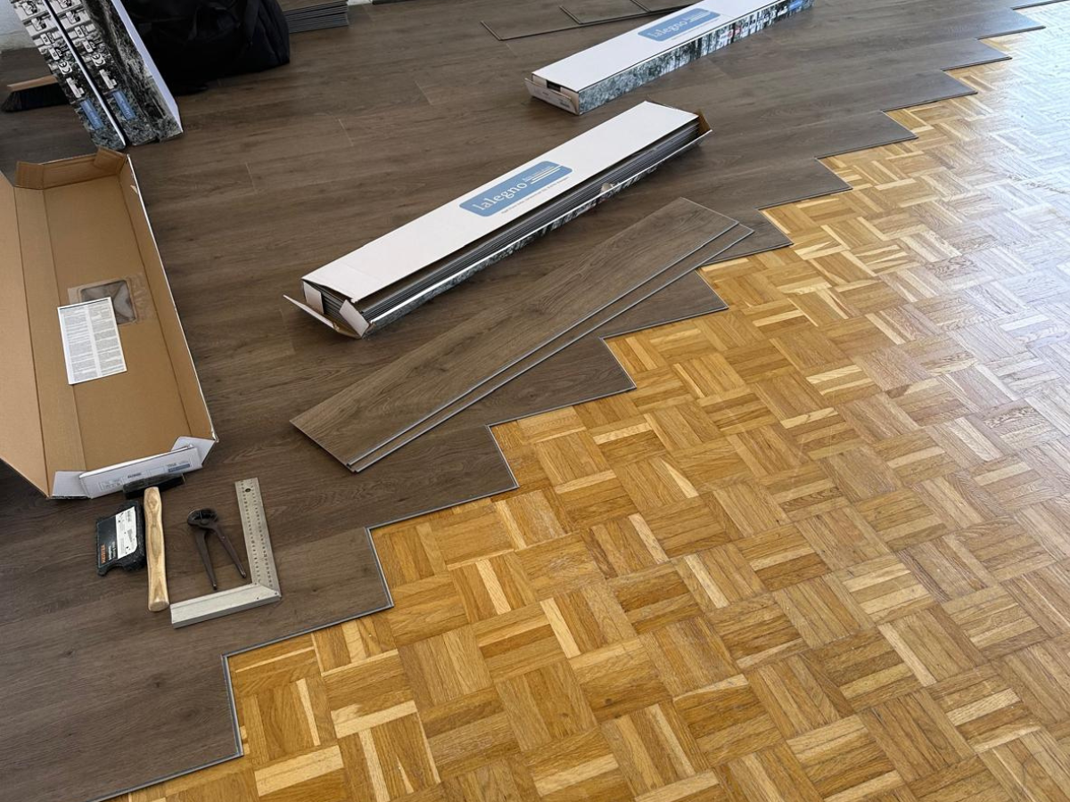 Vinyl verlegen Biel – Raumansicht